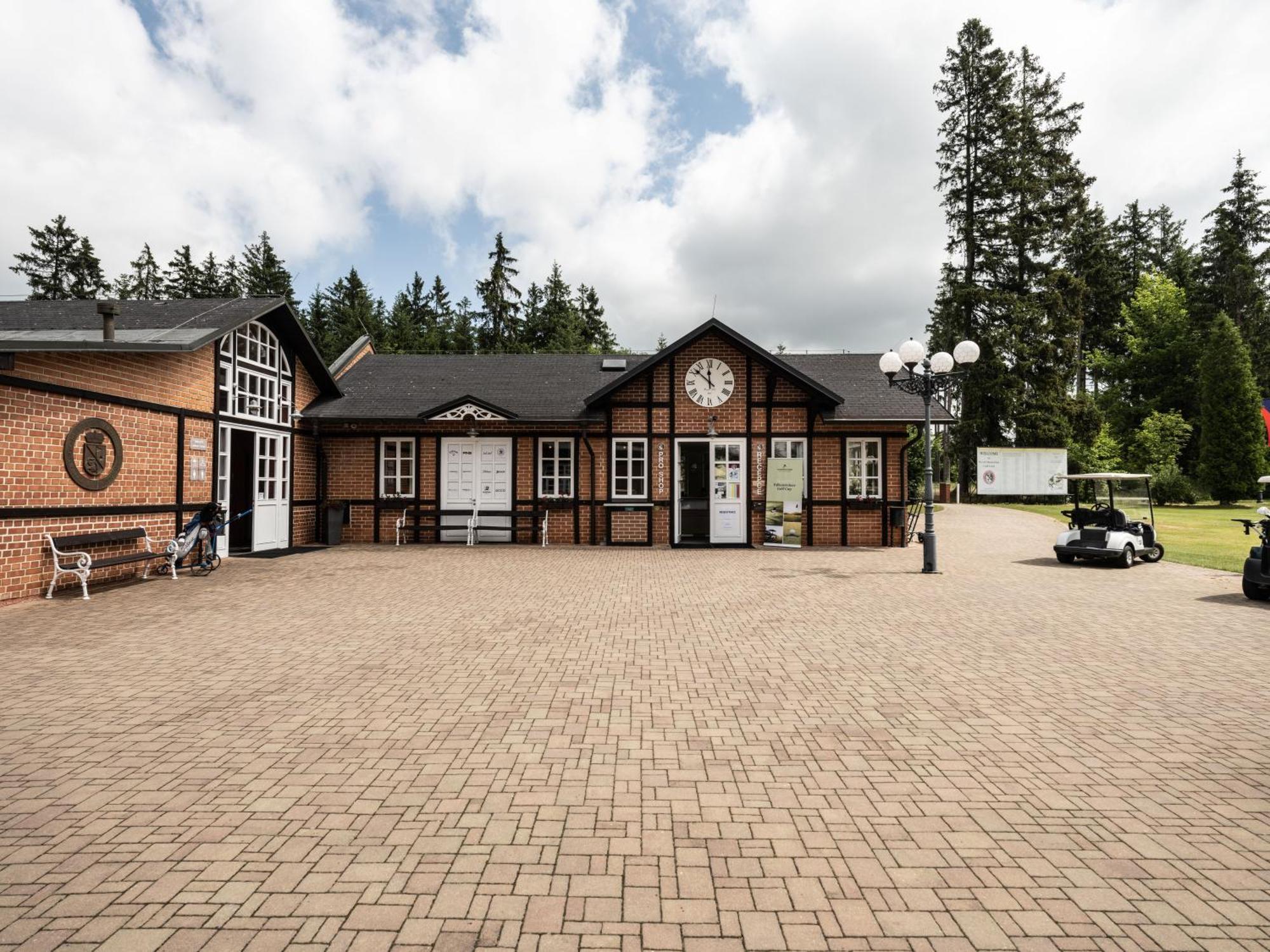 Falkensteiner Spa Resort Mariánské Lázně Dış mekan fotoğraf Golf clubhouse