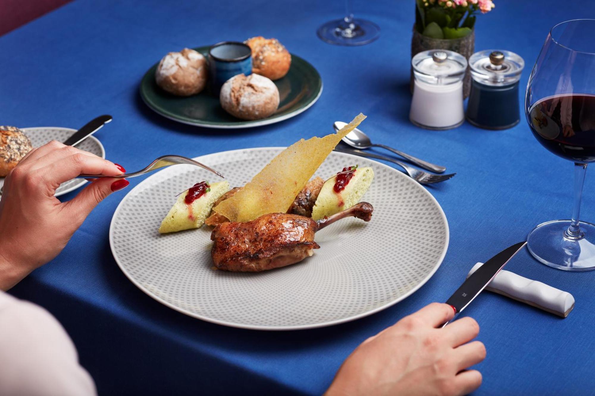 Falkensteiner Spa Resort Mariánské Lázně Dış mekan fotoğraf A duck confit with pear and red wine