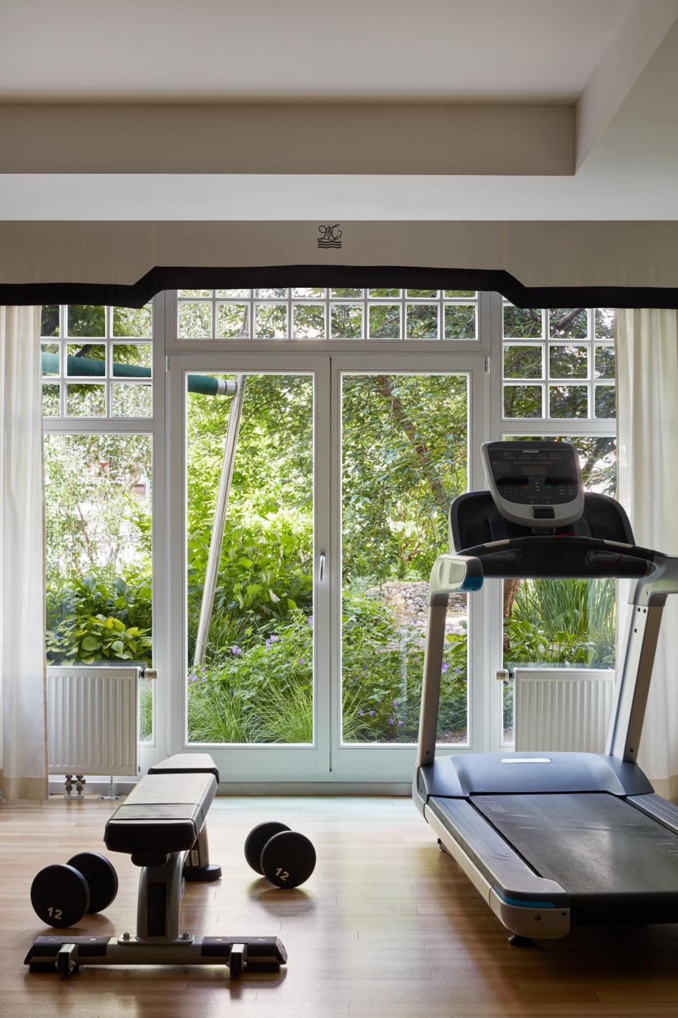 Falkensteiner Spa Resort Mariánské Lázně Dış mekan fotoğraf A treadmill in a home
